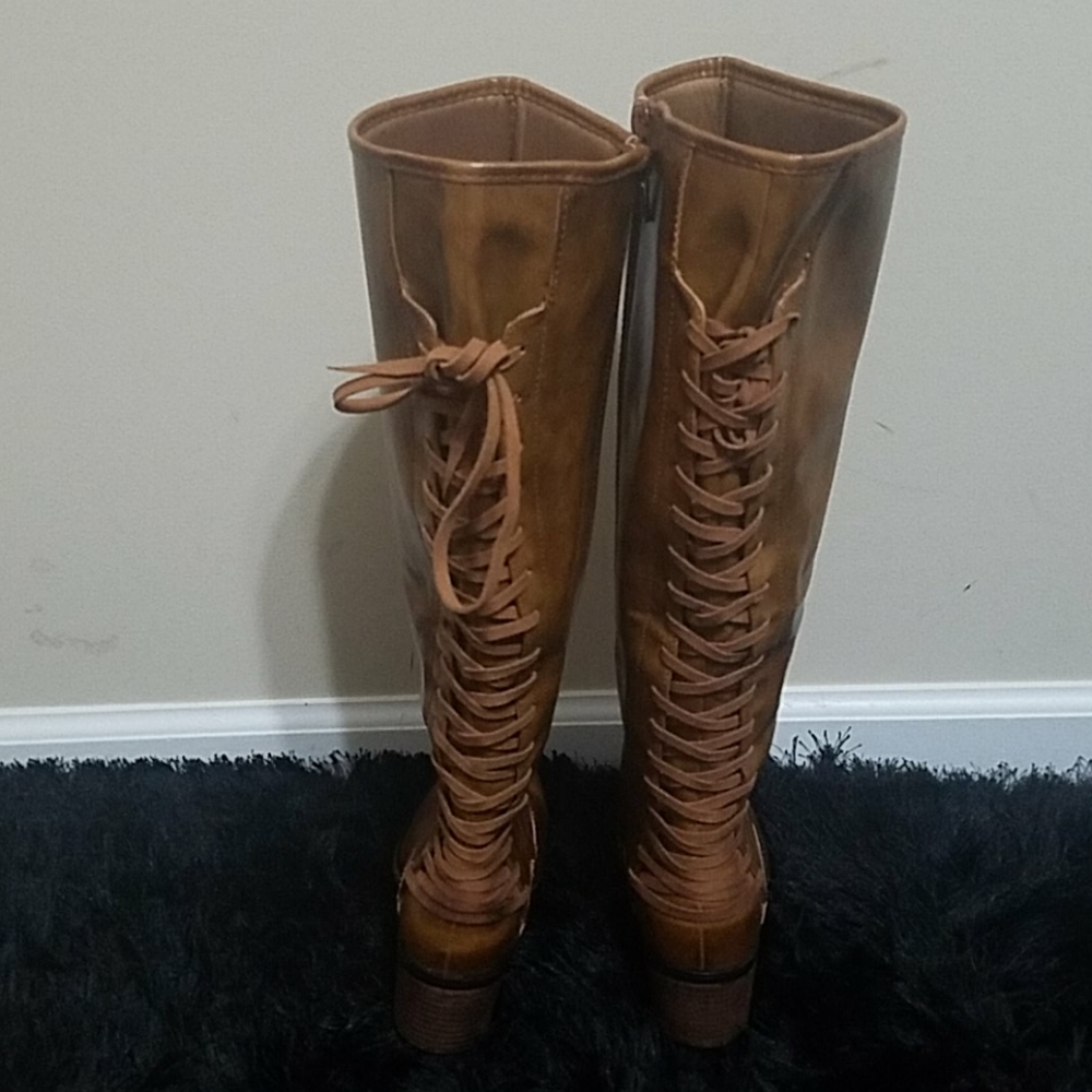 Boots - Picture 2 of 5